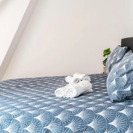 Cozy One Bedroom At Centrum Apartman