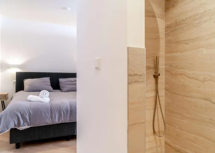 Cozy One Bedroom At Centrum Apartment Amsterdam