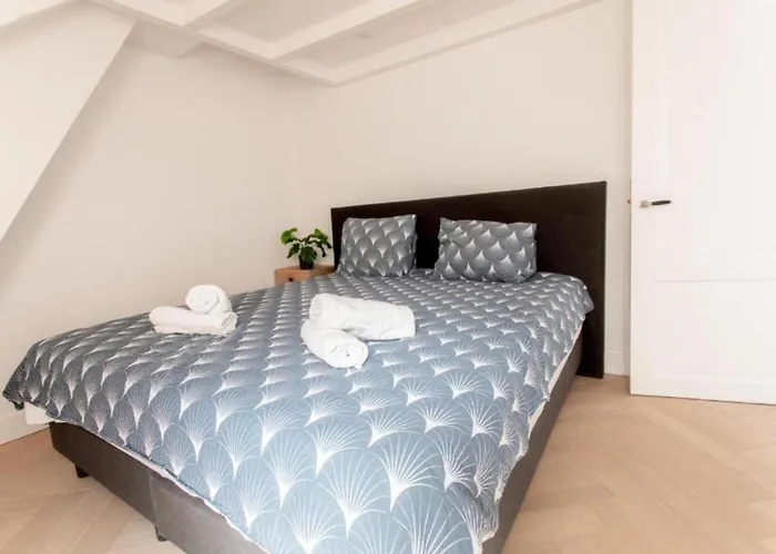 Cozy One Bedroom At Centrum Apartment