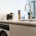 Cozy One Bedroom At Centrum Apartament