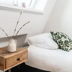 Cozy One Bedroom At Centrum *
